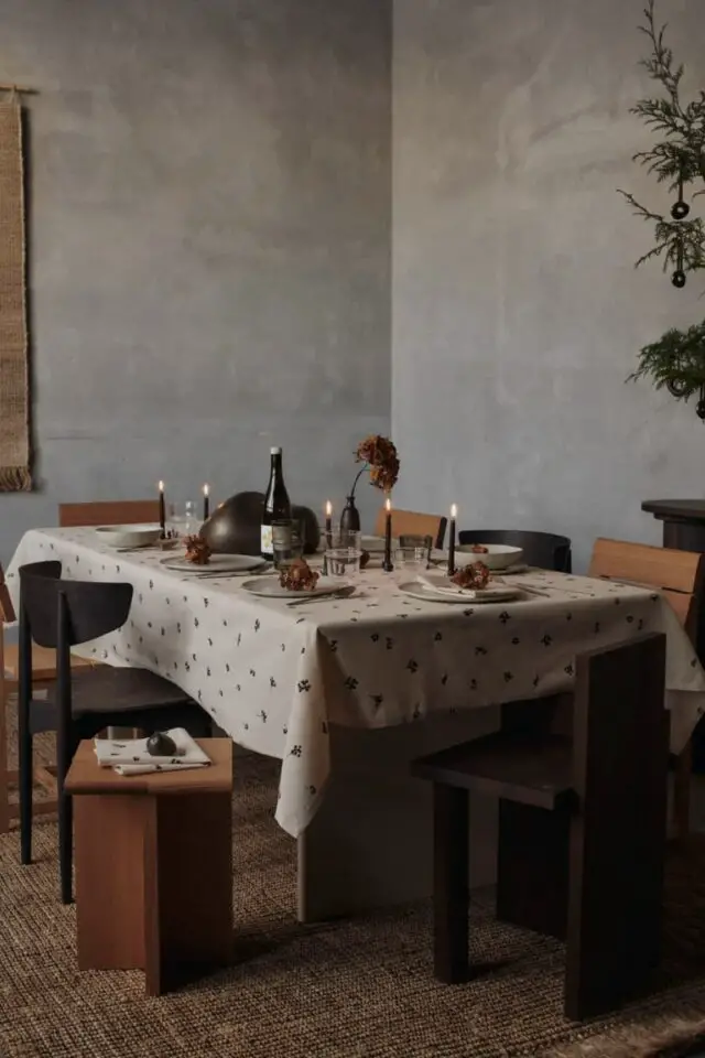 déco Noël haut de gamme Ferm Living Nappe Baies couleur naturel et chocolat noir déco Noël haut de gamme Ferm Living Nappe Baies couleur naturel et chocolat noir