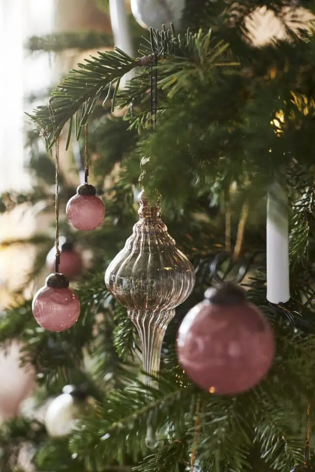 Noël décoration vert et rose boules élégantes à suspendre dans le sapin 
