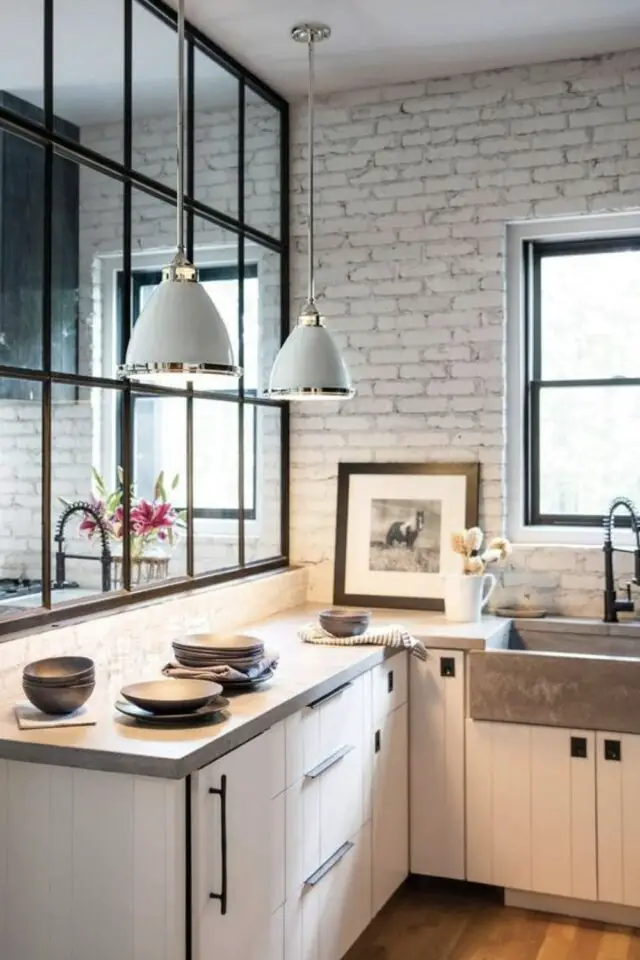 solution pour fermer la cuisine verrière moderne montant métal noir permet de conserver la lumière naturelle effet miroir solution pour fermer la cuisine verrière moderne montant métal noir permet de conserver la lumière naturelle effet miroir