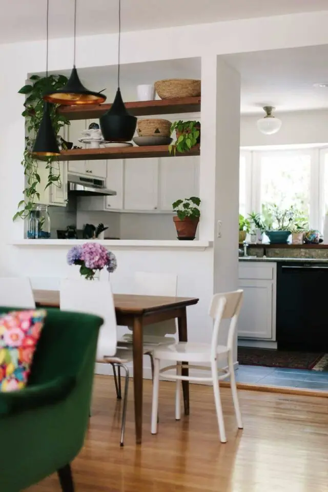 solution pour fermer la cuisine passe-plat simple avec étagères séparation partielle pièce à vivre solution pour fermer la cuisine passe-plat simple avec étagères séparation partielle pièce à vivre