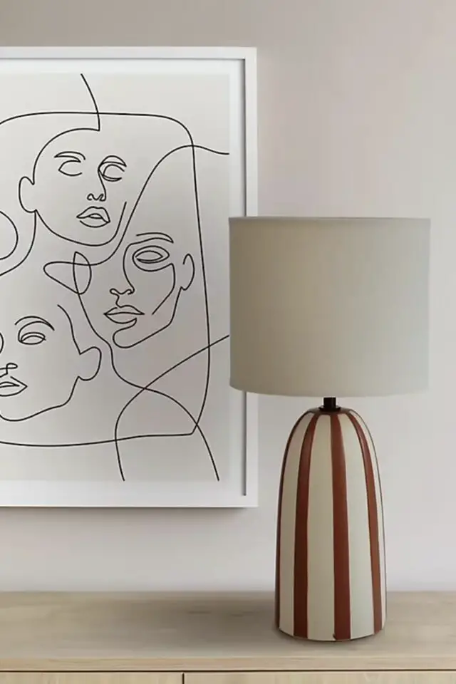 Lampe à poser en céramique terracotta, blanc et lin Lampe à poser en céramique terracotta, blanc et lin