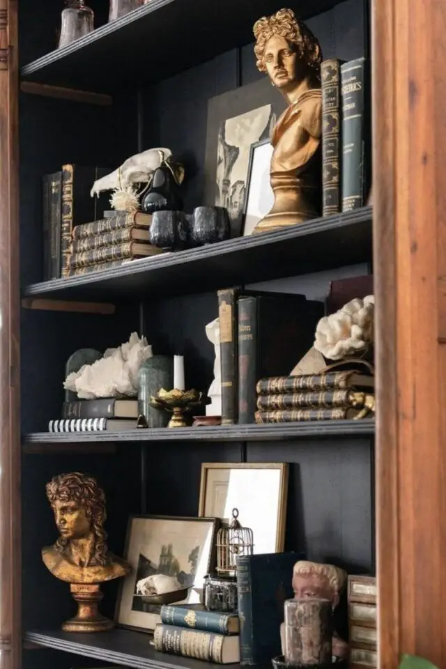 décoration bibliothèque style cottage cosy exemples livres anciens bustes et statuette chic et élégant décoration bibliothèque style cottage cosy exemples livres anciens bustes et statuette chic et élégant