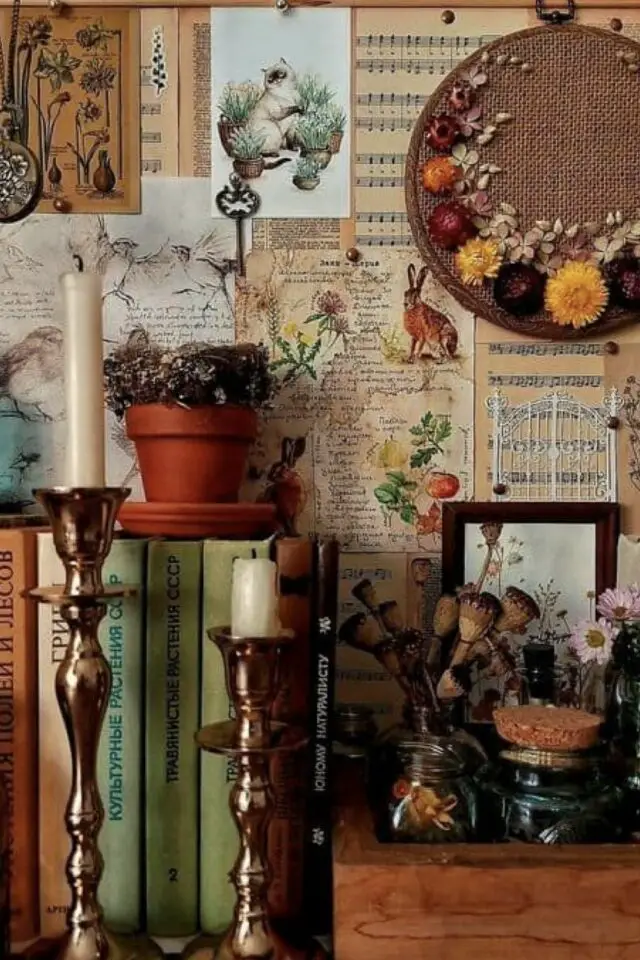 décoration bibliothèque style cottage cosy détails décoration bougeoirs pages de livres anciens fleurs séchées décoration bibliothèque style cottage cosy détails décoration bougeoirs pages de livres anciens fleurs séchées