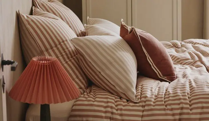 où trouver du linge de lit à rayures couleur moderne