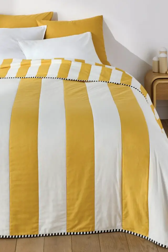 Couvre-lit matelassé coton rayé jaune et blanc 
