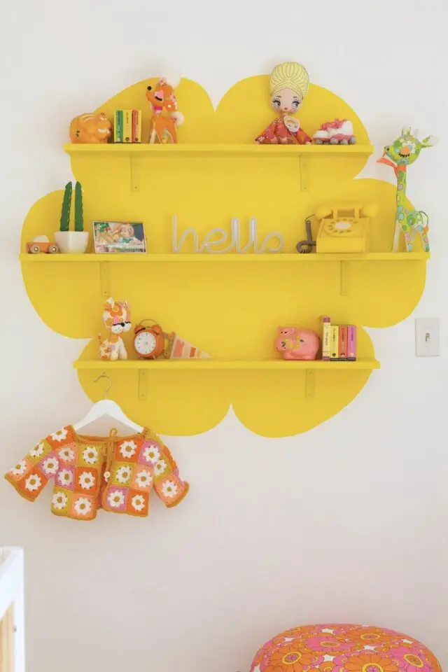 relooker étagère murale idée moderne et coloré ton sur ton motif jaune chambre bébé moderne relooker étagère murale idée moderne et coloré ton sur ton motif jaune chambre bébé moderne