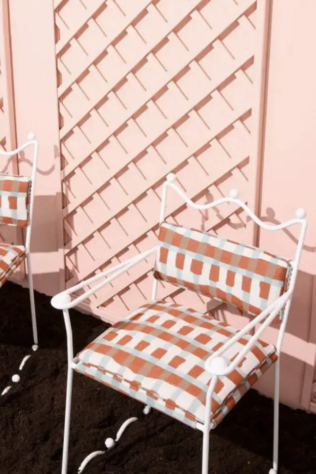 relooking chaise tissu original extérieur outdoor métal motif moderne 