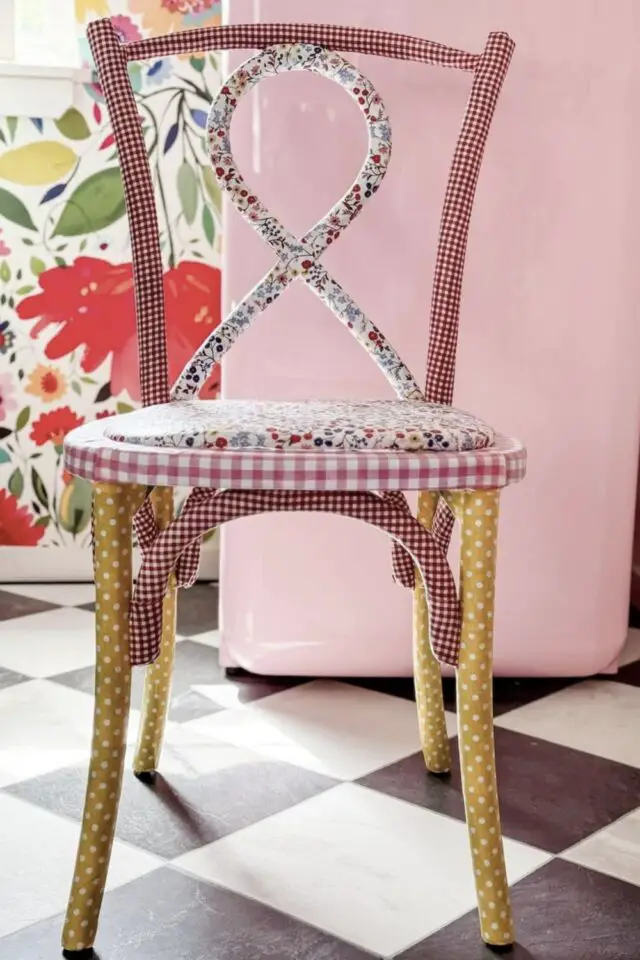 relooking chaise tissu exemple mélange de motifs original fleur carreaux vichy pois 