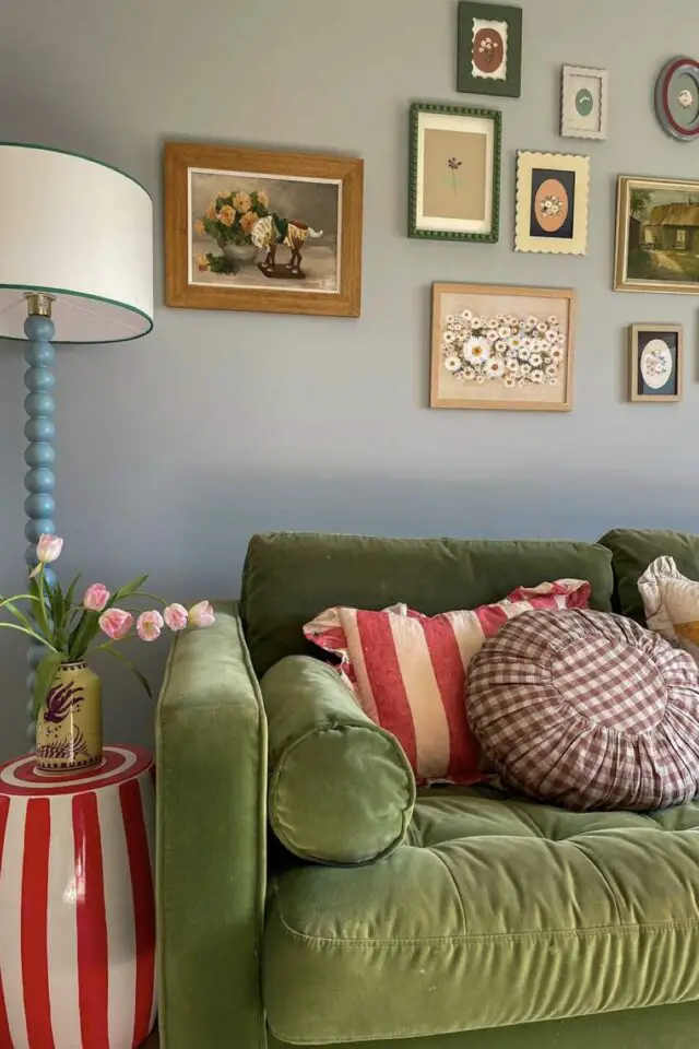 astuces pour sublimer la déco du salon housse de coussin rayure et carreaux décoration canapé 