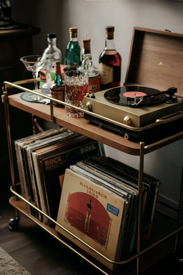 astuces pour sublimer la déco du salon petit bar rétro avec platine vinyle 