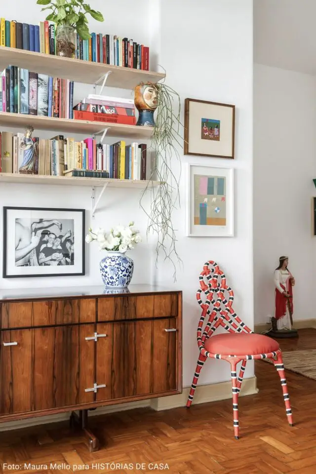 décoration salon étagères idées dessus du buffet vintage rangement d'appoint 