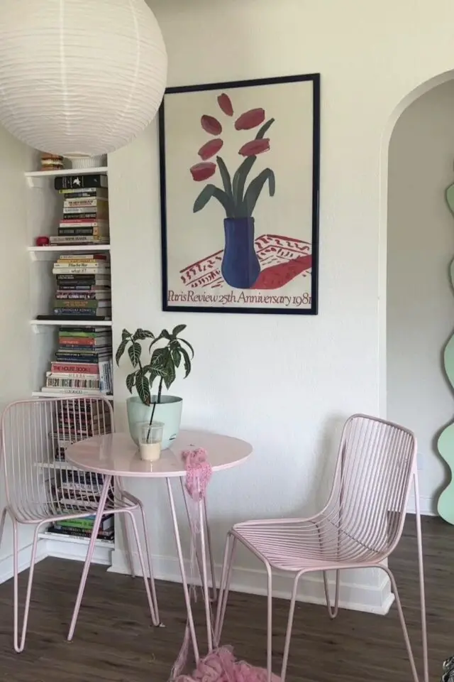 Tableau décoration salle à manger coin repas affiche reproduction tableau peinture bouquet de tulipe minimaliste et coloré 