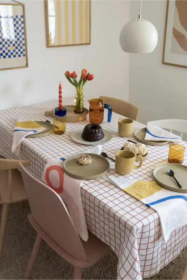 aménager et décorer salle à manger 10 idées nappe blanche et rouge à carreau 