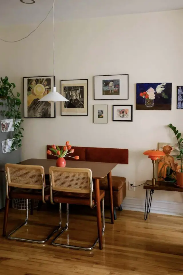 coin repas salle à manger petit espace salon séjour banquette table rectangulaire chaise simple et pratique  
