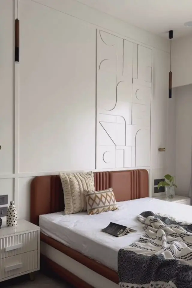 décoration murale chambre adulte design texture forme géométrique en relief à faire soi-même MDF peinture blanche ton sur ton 