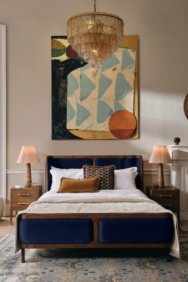 décoration murale chambre adulte grand tableau abstrait au dessus tête de lit touche de couleur élégante et design 