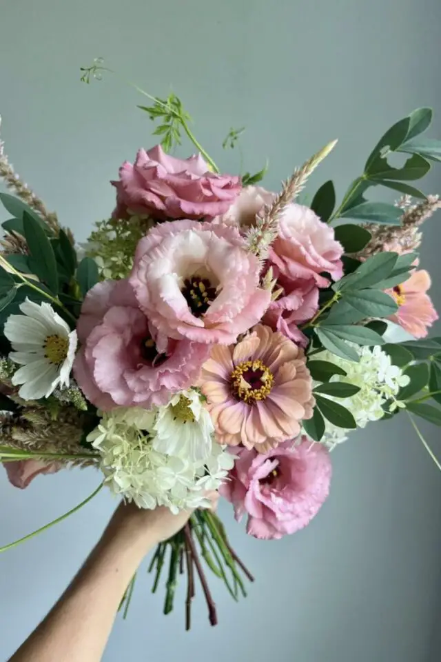 fleur de saison février Saint Valentin Lisianthus effet rose ancienne bouquet élégant 