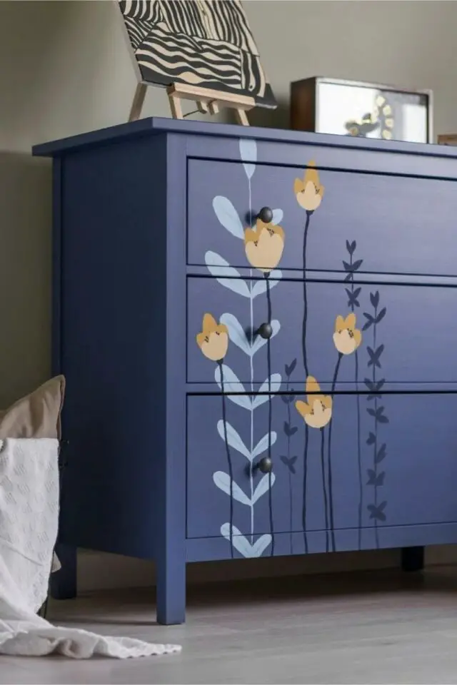 relooking commode chambre adulte peinture motif floral bleu jaune facile et mignon relooking commode chambre adulte peinture motif floral bleu jaune facile et mignon