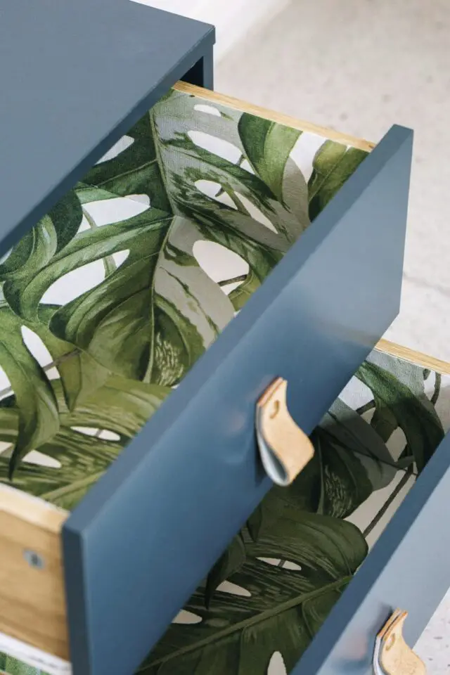 relooking commode chambre adulte intérieur tiroir papier peint imprimé tropical relooking commode chambre adulte intérieur tiroir papier peint imprimé tropical