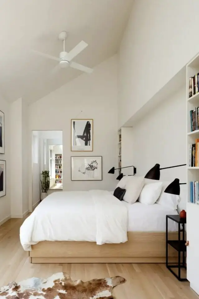 idée déco chambre parentale moderne design contemporain espace blanc et simple avec rangement 