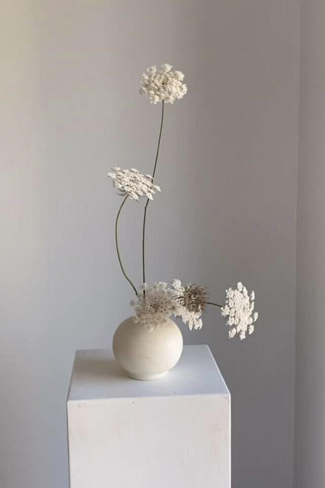 composition florale Ikebana exemple minimaliste simple à faire bouquet épuré inspiration Japonaise 