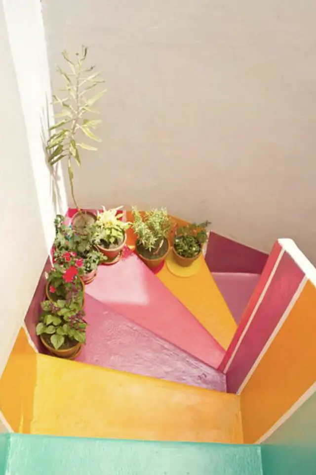 déco slow printemps idées peinture escaliers couleurs plante verte 