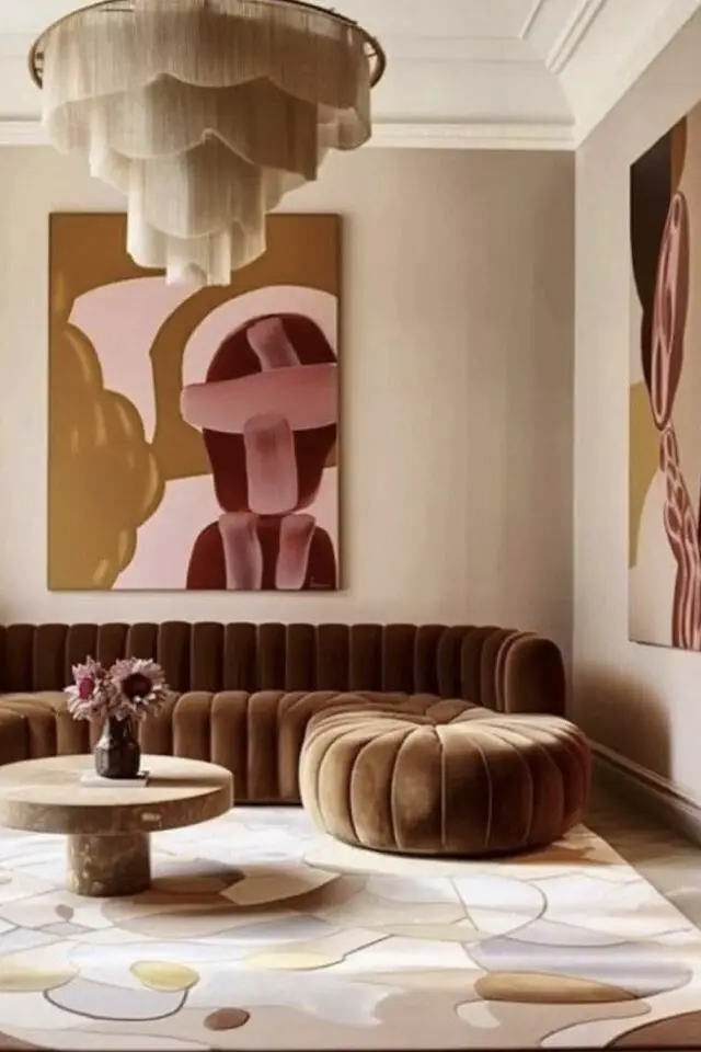 idée déco camaïeux rose bordeaux et couleurs terreuses salon moderne contemporain élégants tapis mur beige tableau XXL au mur idée déco camaïeux rose bordeaux et couleurs terreuses salon moderne contemporain élégants tapis mur beige tableau XXL au mur