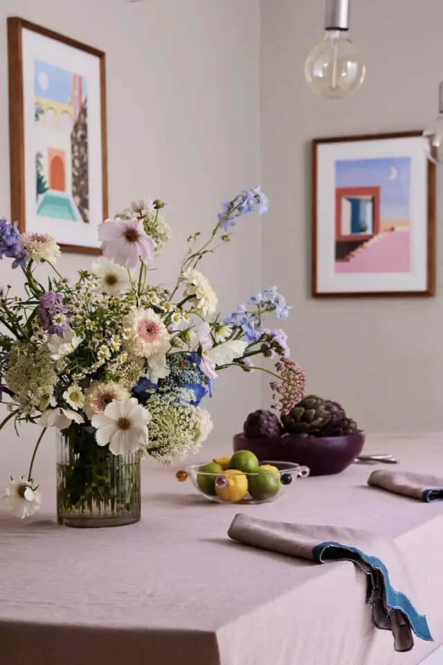 décoration intérieure fleur bouquet vase déco de table salle à manger moderne printemps