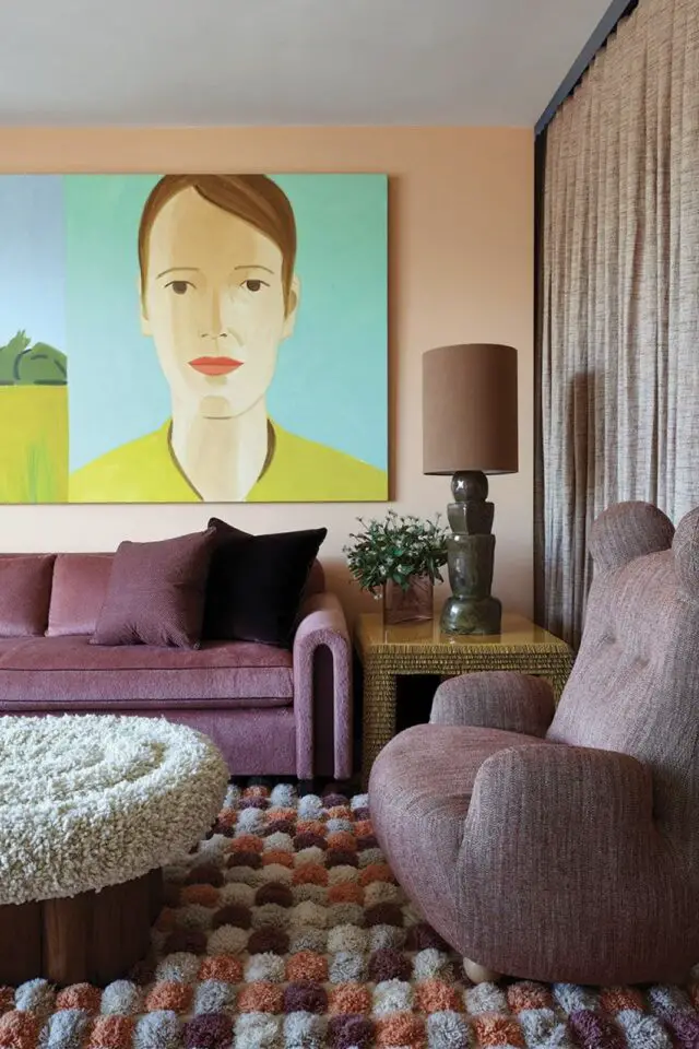 décoration salon couleur violet exemple fauteuil et canapé mur peinture corail soft tapis décoration salon couleur violet exemple fauteuil et canapé mur peinture corail soft tapis
