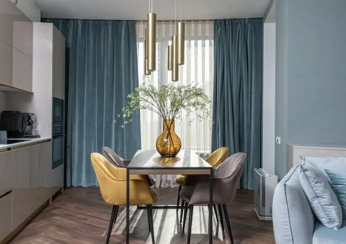 décoration voilage et doubles rideaux appartement moderne