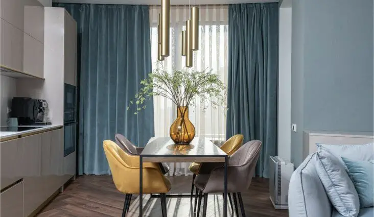 décoration voilage et doubles rideaux appartement moderne