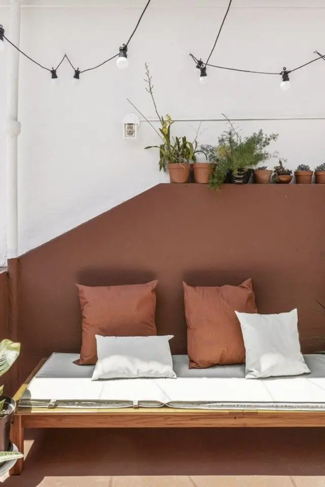 mur terrasse peinture couleur terracotta jeu avec des pots de fleurs en terre cuite idée facile à copier mur terrasse peinture couleur terracotta jeu avec des pots de fleurs en terre cuite idée facile à copier