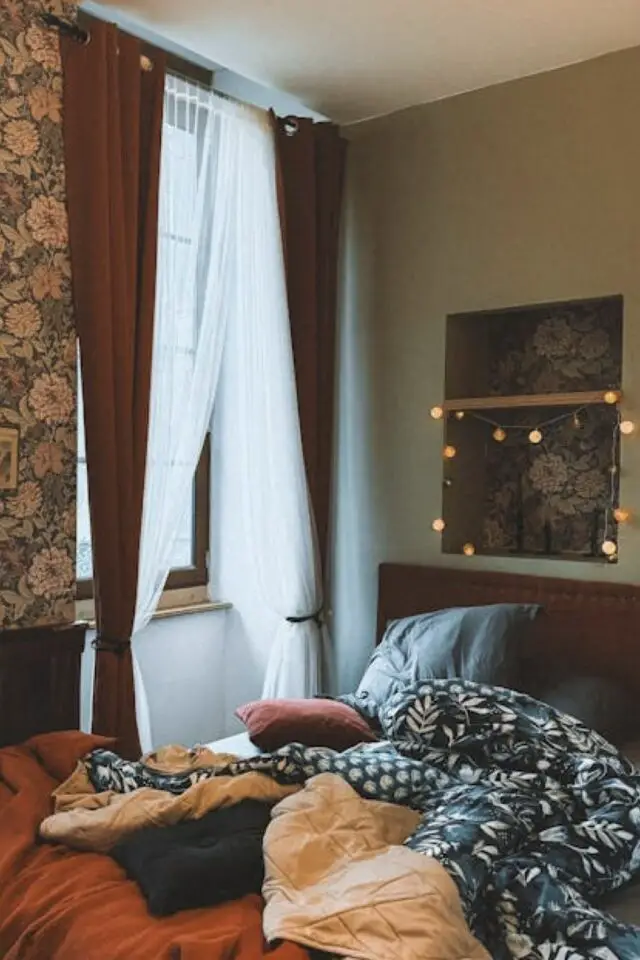 pose voilages et doubles rideaux décoration chambre moderne et élégante 