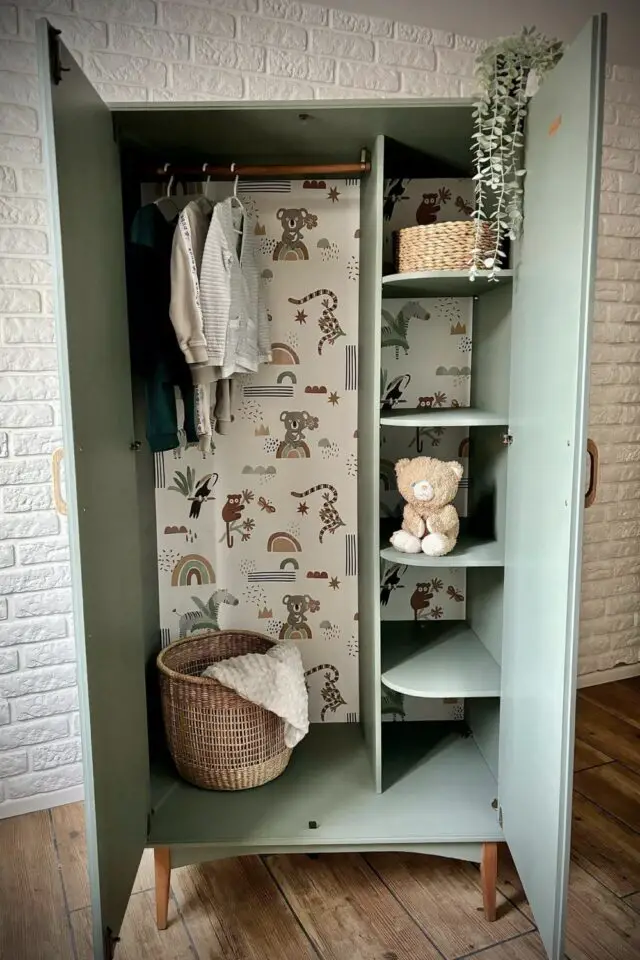 relooking armoire enfant peinture et papier peint intérieur idée à copier décoration chambre petit garçon relooking armoire enfant peinture et papier peint intérieur idée à copier décoration chambre petit garçon