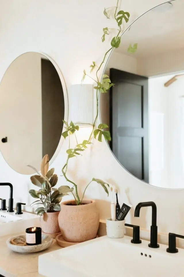 meuble vaque mise en scène home staging salle de bain pot de fleur en terre cuite côté plus chaleureux 