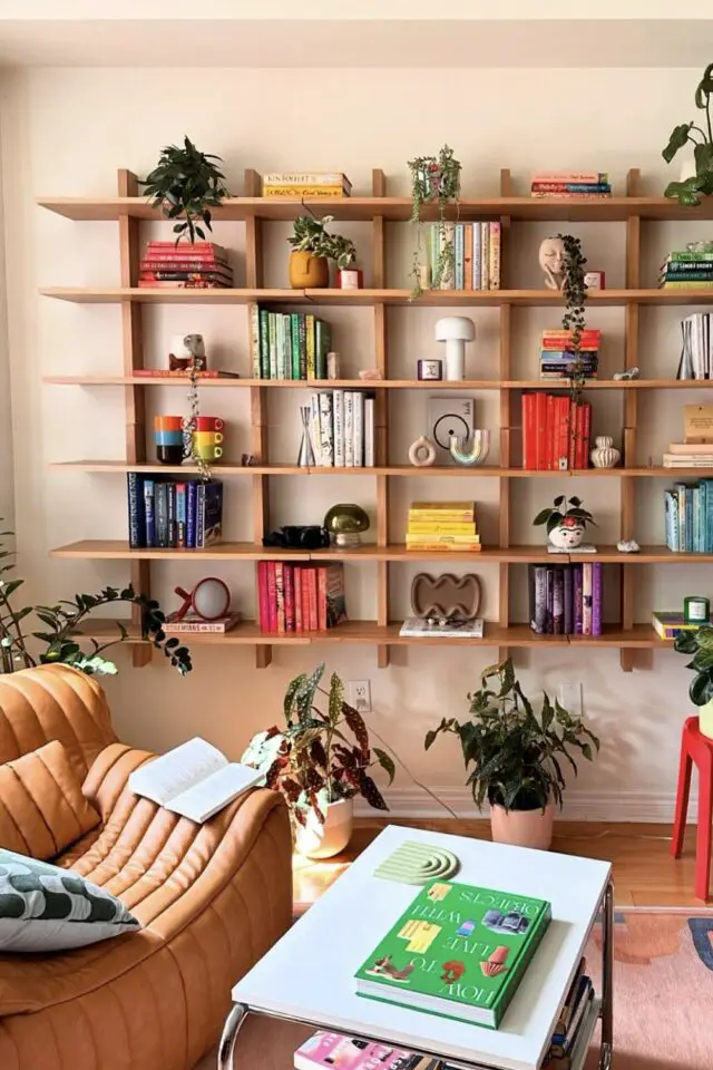 bibliothèque murale sur-mesure salon mobilier en bois rangement gain de place petite pièce de vie design moderne 