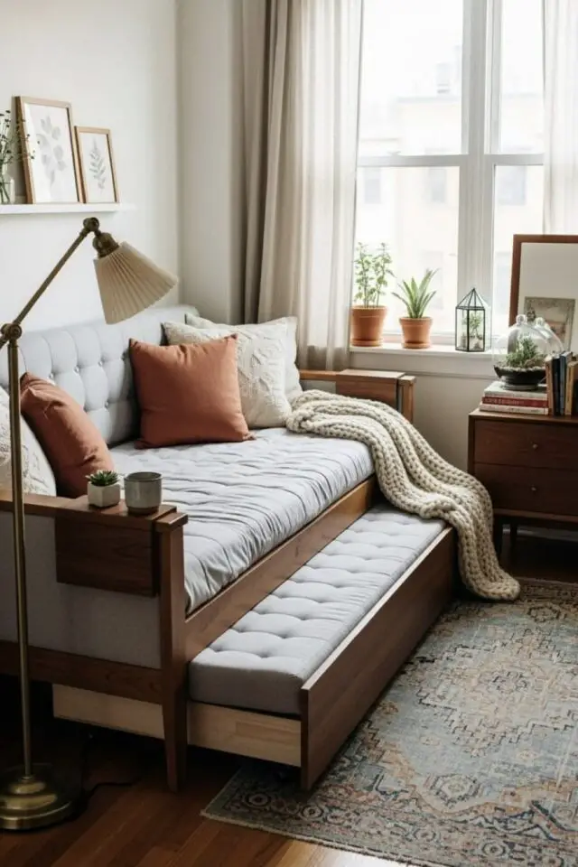 chambre d'amis avec lit convertible gigogne solution enfant famille recomposée 