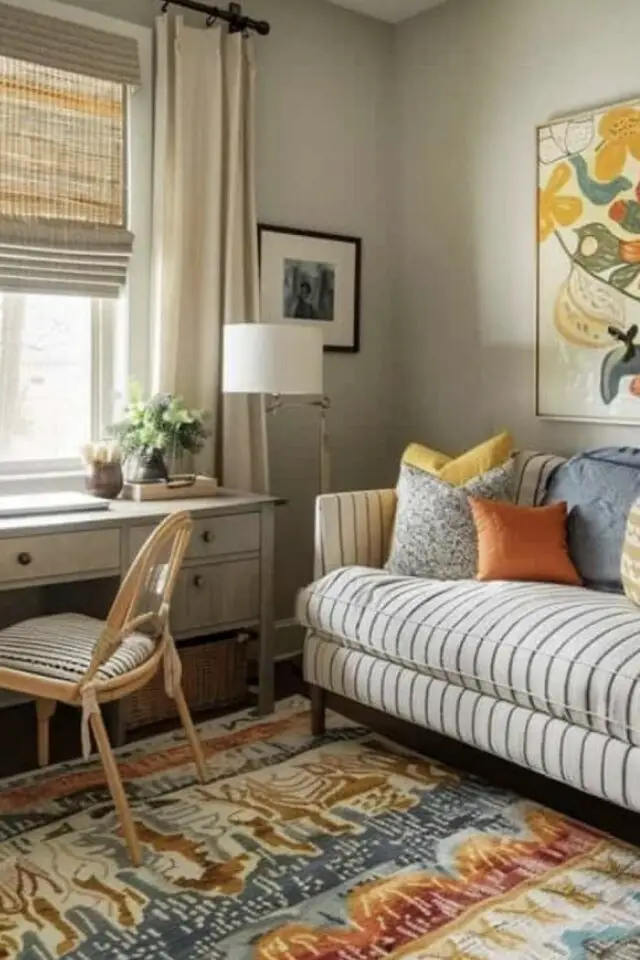 chambre d'amis bureau avec canapé position dans la pièce petit espace aménagement 