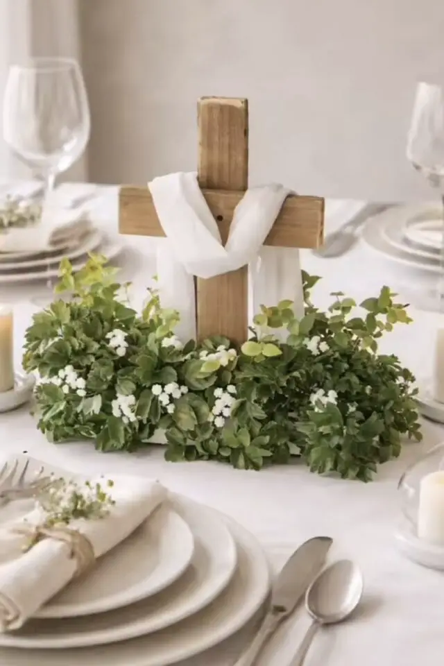 décoration table de communion exemple centre de table croix en bois à faire soi-même et petites plantes vertes décoration table de communion exemple centre de table croix en bois à faire soi-même et petites plantes vertes