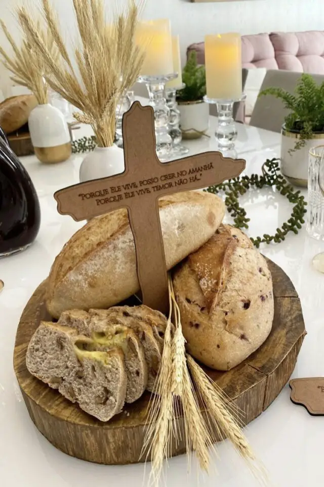 communion centre de table symboles croix pain et épis de blé idée à copier réception communion centre de table symboles croix pain et épis de blé idée à copier réception