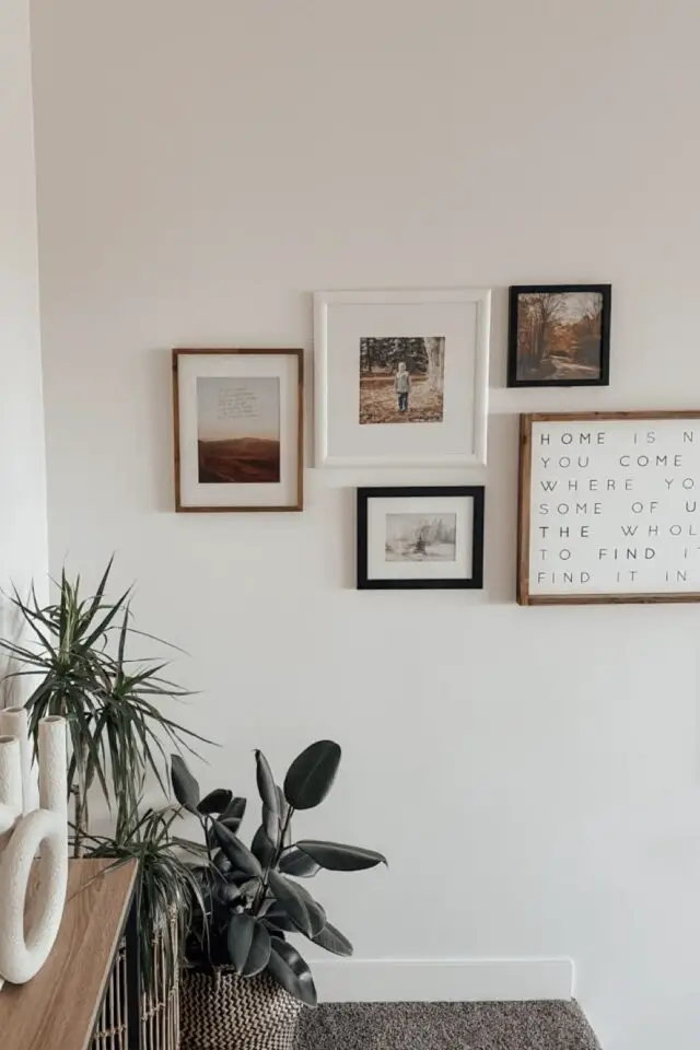 créer une ambiance plus slow dans le salon déco murale minimaliste 