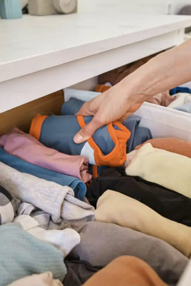 méthode pour désencombrer et ranger son intérieur KonMari plus connue 