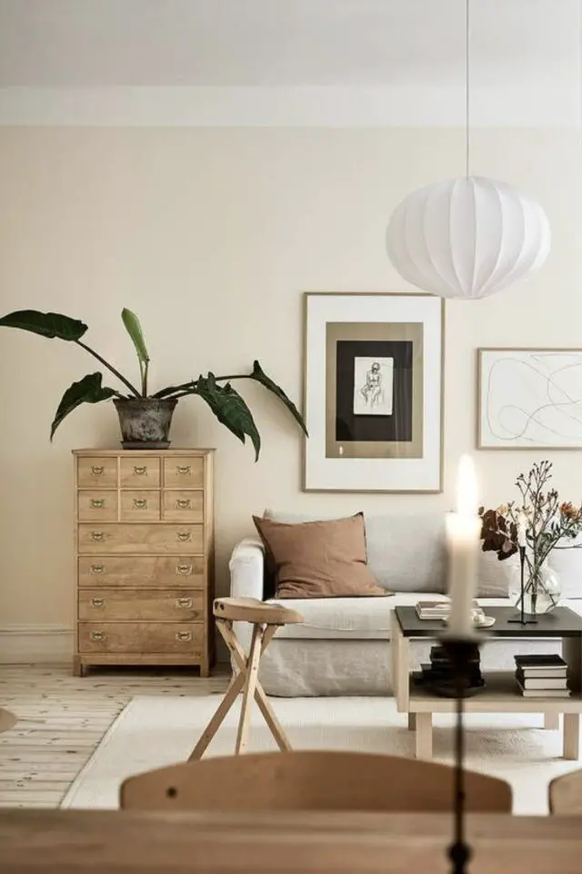 home staging pas cher petit budget idée pour le salon canapé neutre meubles désencombrés ambiance simple et chaleureuse petite plante verte home staging pas cher petit budget idée pour le salon canapé neutre meubles désencombrés ambiance simple et chaleureuse petite plante verte