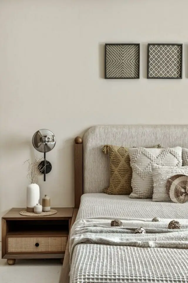 Home staging petit budget chambre adulte ambiance neutre et chaleureuse tête de lit grise linge drap housse de coussin moderne table de chevet désencombrée Home staging petit budget chambre adulte ambiance neutre et chaleureuse tête de lit grise linge drap housse de coussin moderne table de chevet désencombrée