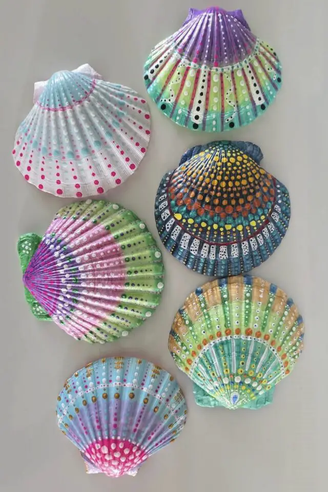 Idée bricolage pas cher pour adulte en été peinture coquille saint Jacques exemple coloré Idée bricolage pas cher pour adulte en été peinture coquille saint Jacques exemple coloré