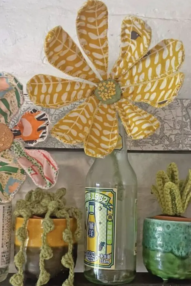 confectionner une grande fleur avec des chutes de tissus idée bricolage déco pour adulte confectionner une grande fleur avec des chutes de tissus idée bricolage déco pour adulte