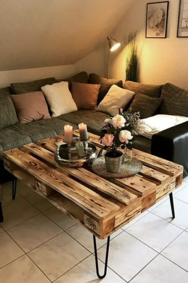 création table basse en palette pour salon cosy canapé d'angle familial tuto étape par étape idée à copier 