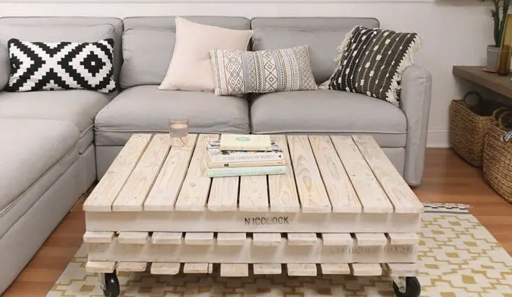 table basse en palette à fabriquer soi-même matériel tuto étape par étape vidéos et idées à copier