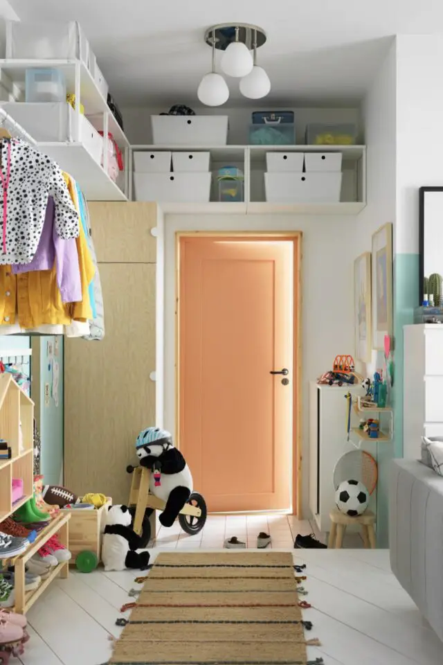 Petite entrée d'appartement optimisée IKEA étagères murales armoire moderne meuble à chaussure idées à copier Petite entrée d'appartement optimisée IKEA étagères murales armoire moderne meuble à chaussure idées à copier