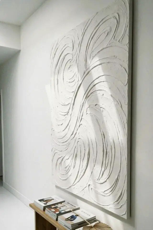Idée décoration à faire soi-même bricolage facile grande toile texturée blanche avec du plâtre tutoriel matériel 